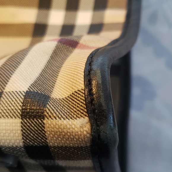 Burberry Tote - Picture 16 of 16